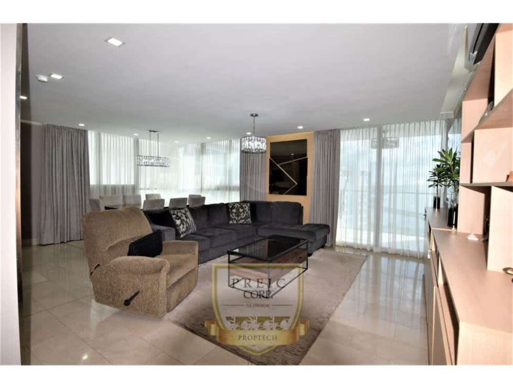 Infinity-edge pool with skyline ocean view PH Altamar Coco del Mar Panama