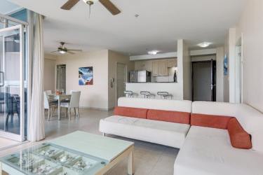 Bedroom with large window, mountain view, split AC and ensuite bathroom in PH Coronado Bay Panama