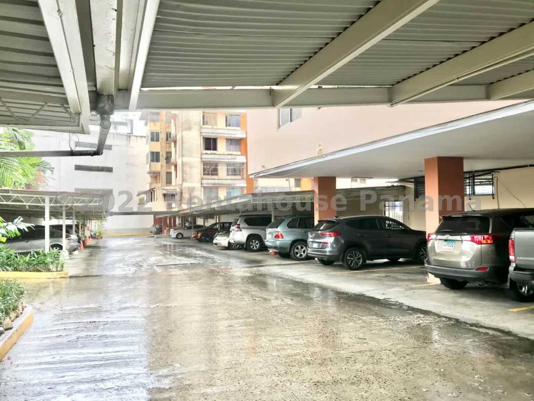 Covered secure parking and exterior of PH Fuente de Cibeles Panama