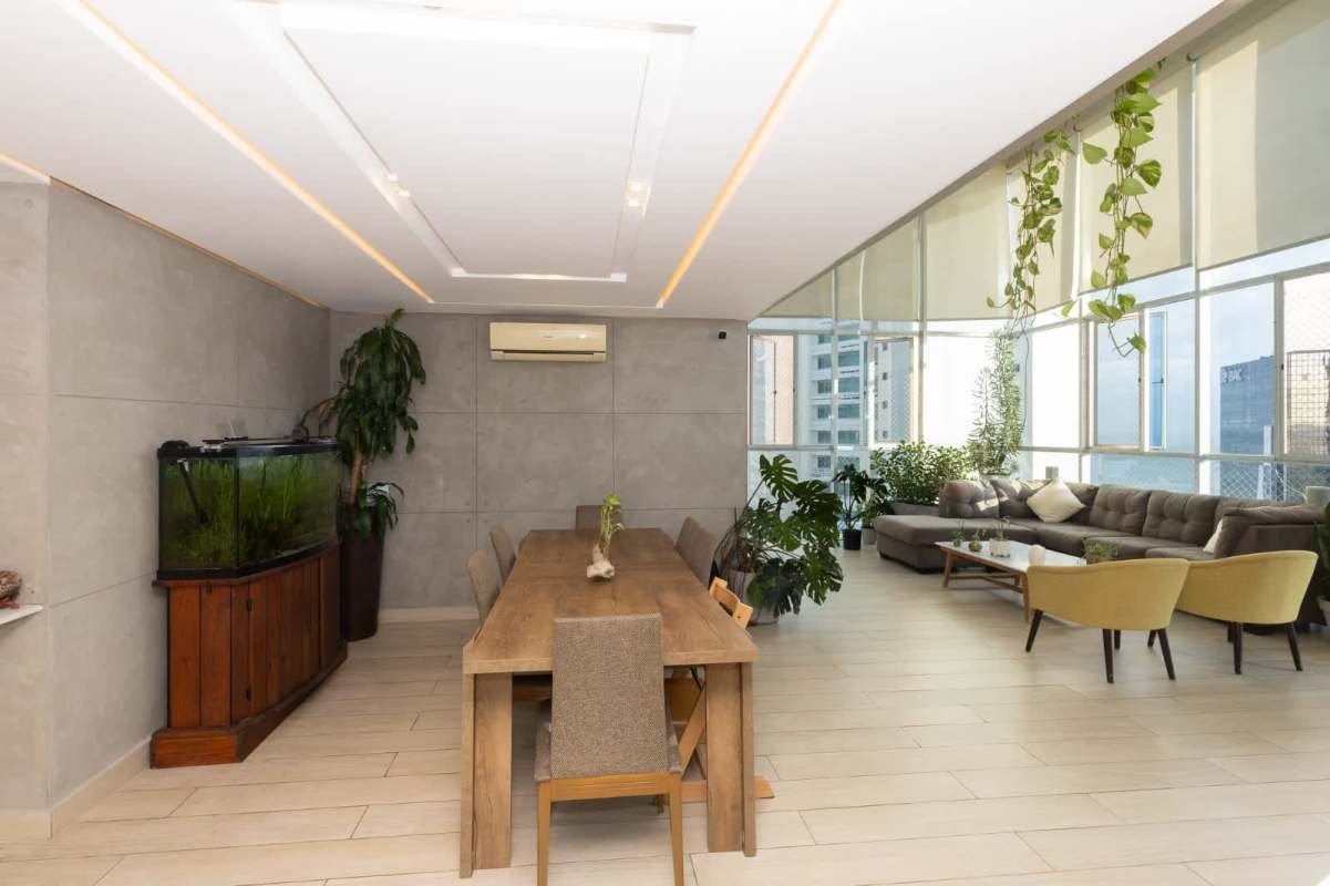 Loft style apartment with open living area double-height ceilings in PH Blue Park Panama