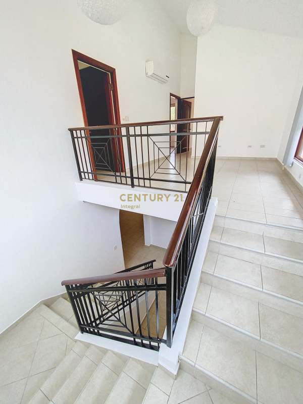 Modern kitchen with granite counters, wood cabinets, breakfast nook in PH Camino de Cruces Clayton Panama