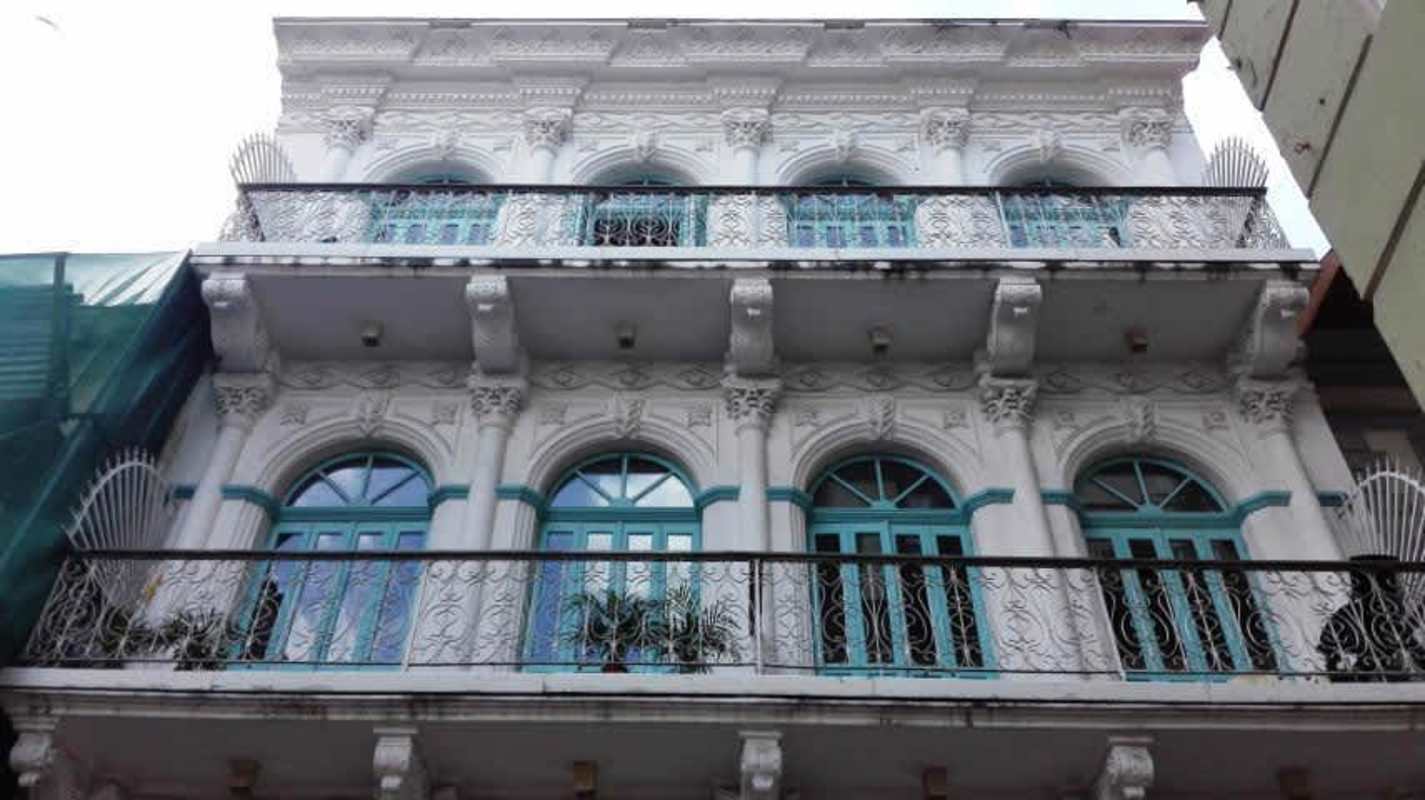 Loft Apartment with Balcony Sea View PH Jeronimo Casco Viejo