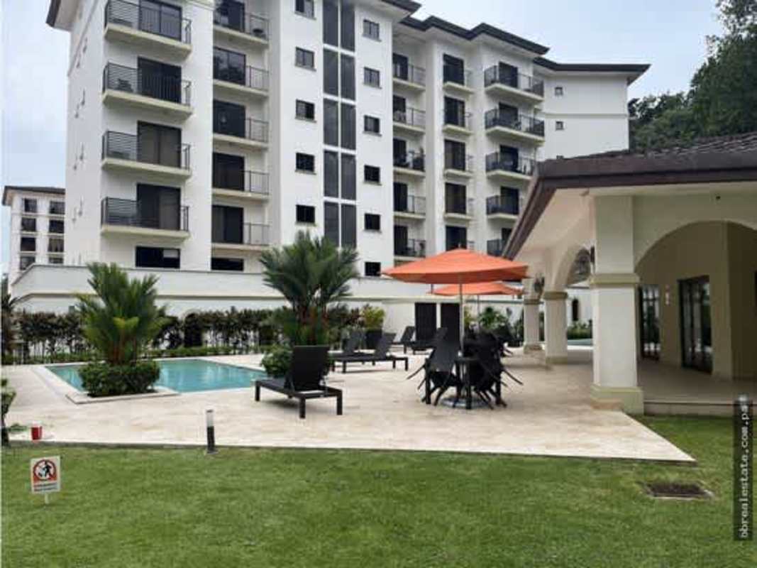 Large pool area with loungers PH Embassy Village Clayton Albrook Panama