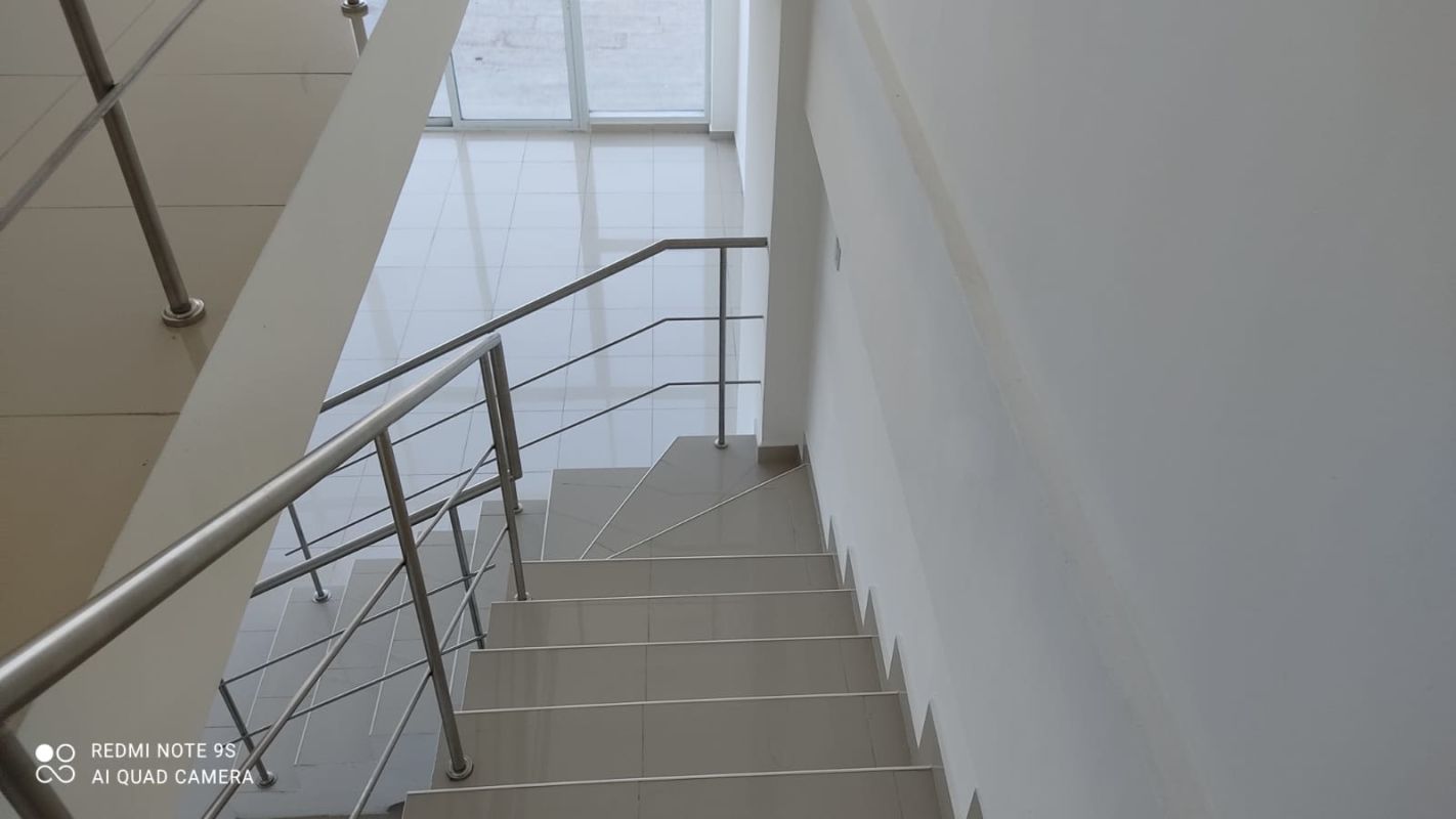 Secondary bedroom featuring large window, built-in closet and ensuite bathroom in PH Premium Tower Panama