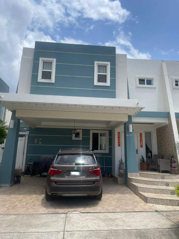 Two-story house with carport for sale in PH Alpes Brisas del Golf Panama City