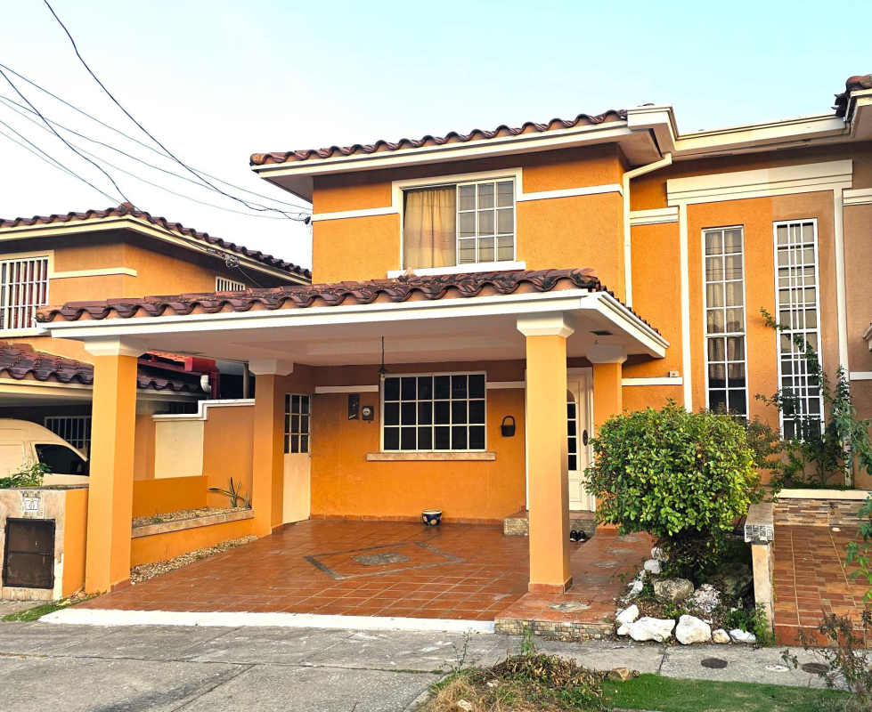 Spacious 3BR Home Dorado Lakes Condado del Rey