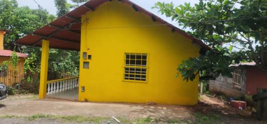 Lakefront Cottage House for Sale La Arenosa Lake Gatun in - View 3