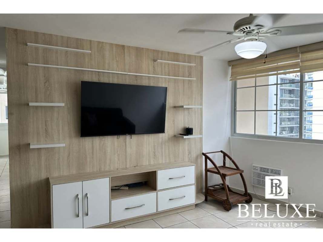 Master bedroom with split AC built-in closet ceiling fan PH Torres Mar del Sur Panama