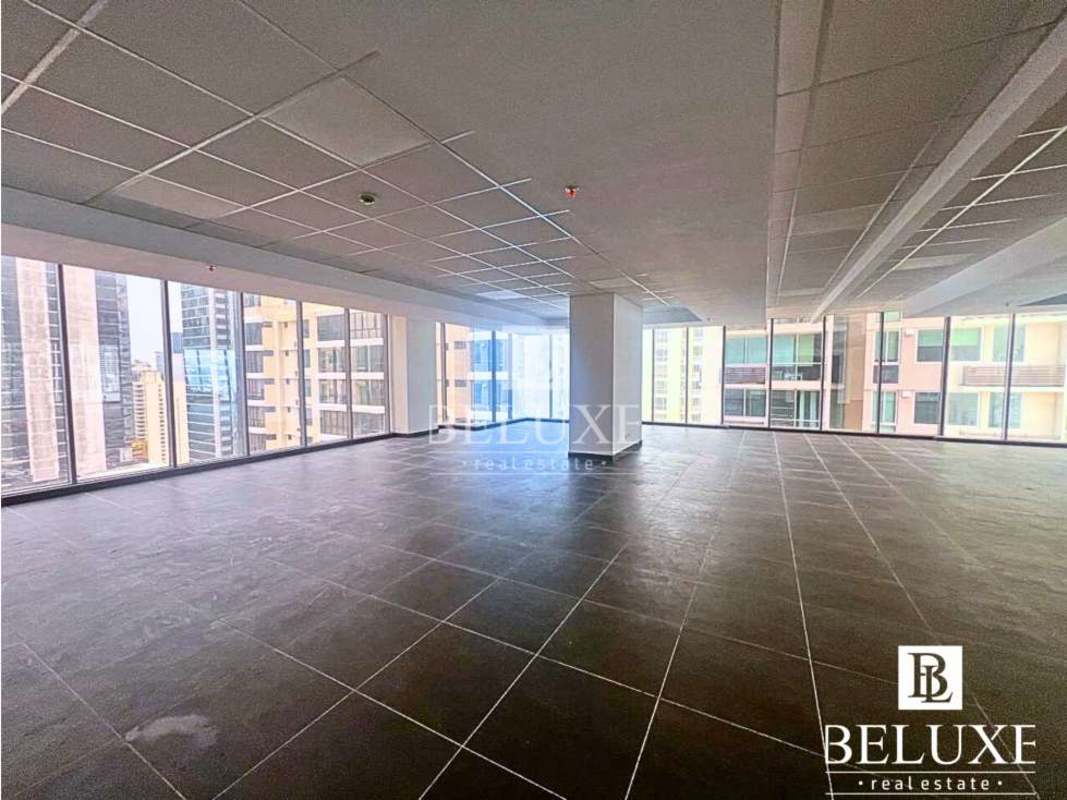 Spacious open-plan corporate office with skyline views in PH SFC Tower Obarrio Panama for rent