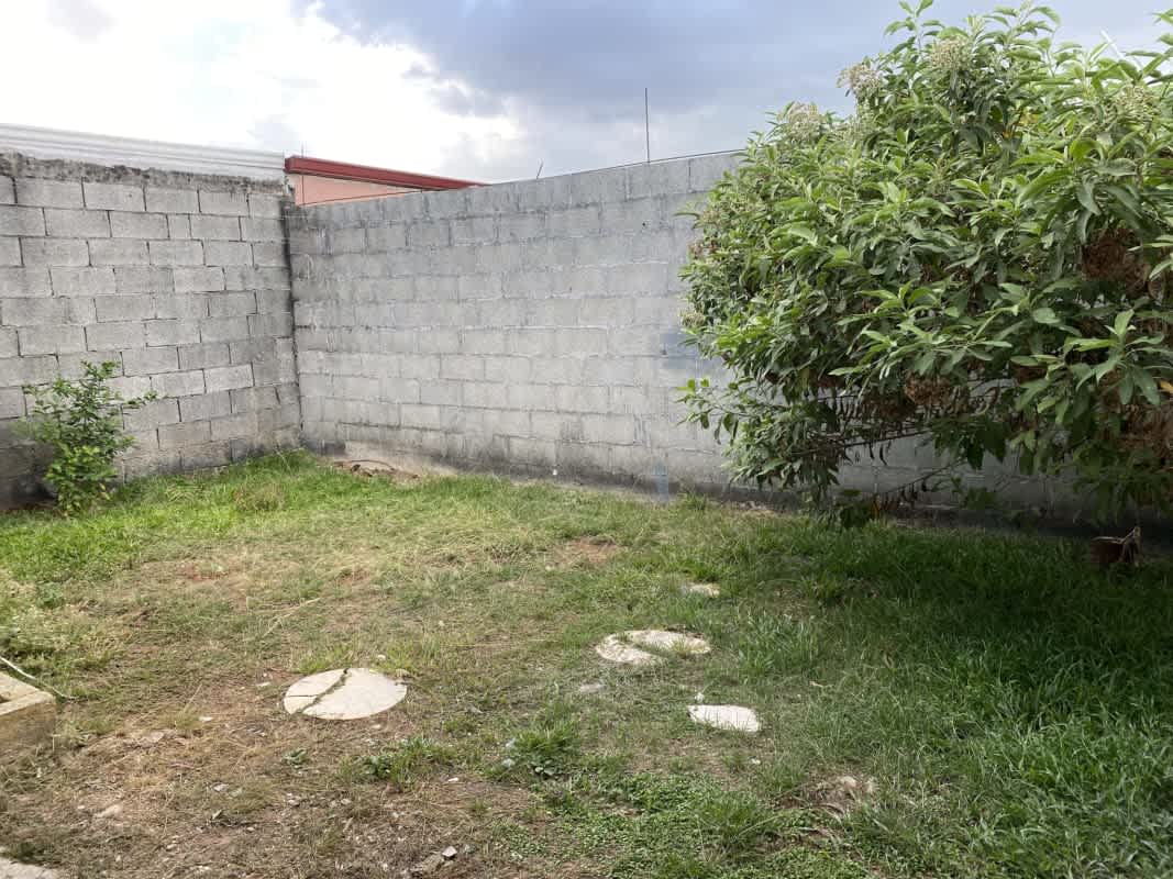 Remodeled 2BR House with Yard near Mega Mall Tocumen