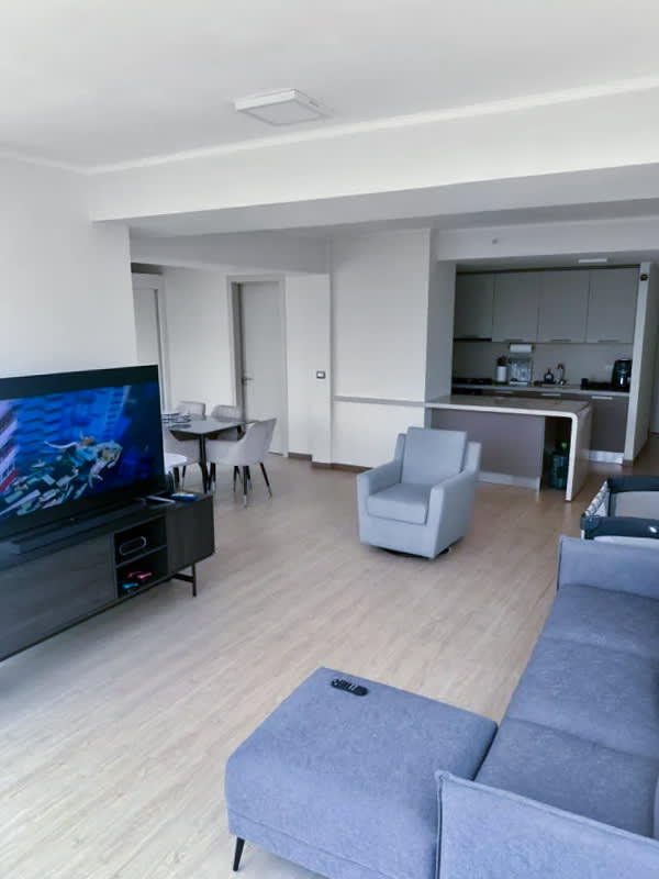 Second bedroom with large windows city skyline PH Quartier Panama