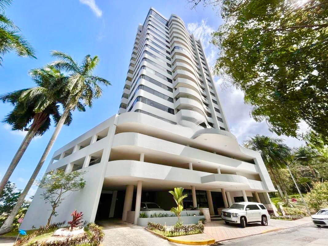 Spacious lounge with sectional sofa and panoramic view PH Edificio Elite La Cresta Panama