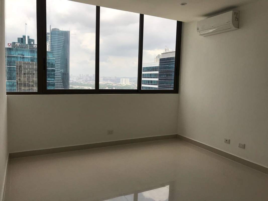 Bedroom with floor-to-ceiling window city view and AC PH Brisa Marina Panama