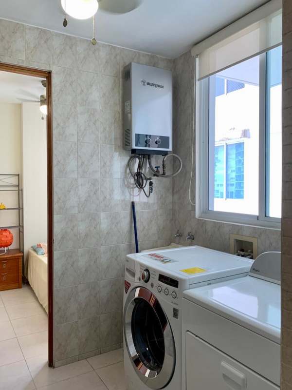 Laundry room equipped washer dryer heater PH Bella Vista Park Panama rental