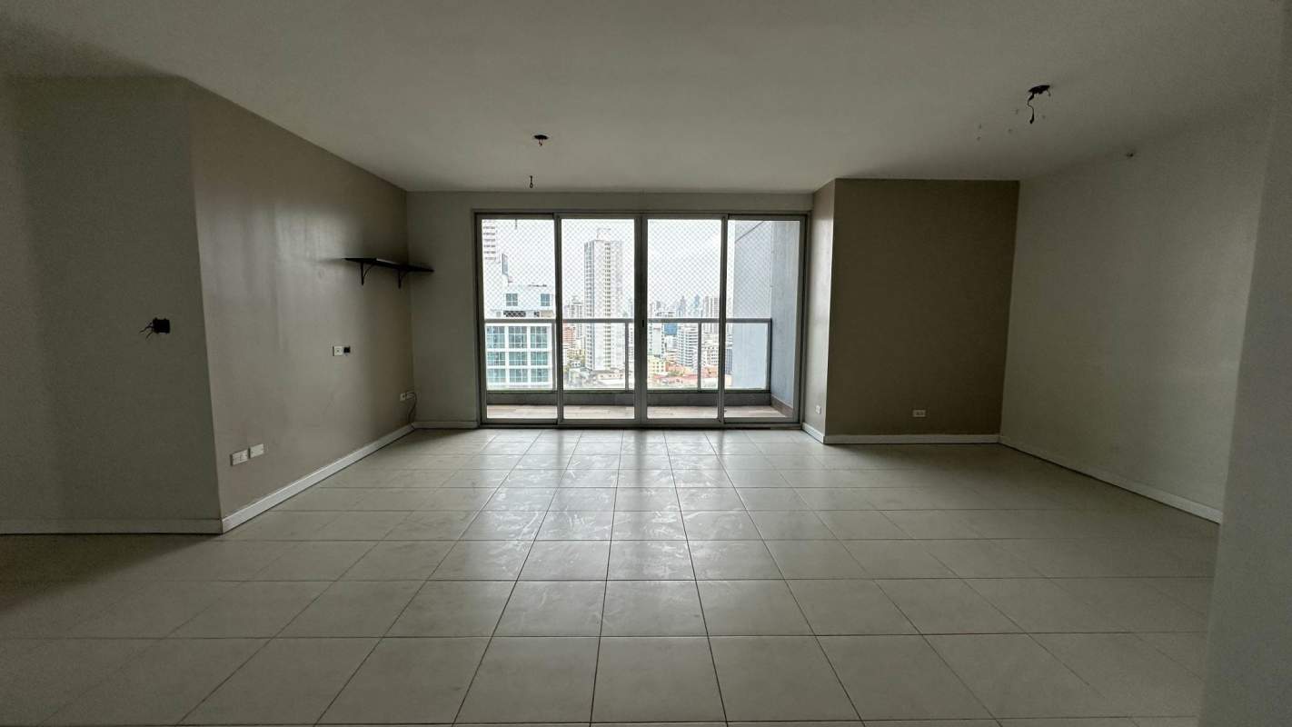 Apartment living room balcony with panoramic skyline view PH Miro Panama City