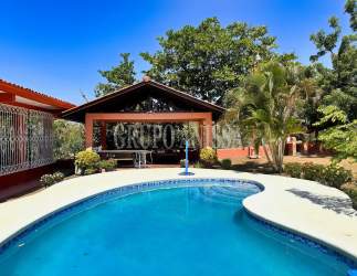 Private pool with shaded bohío area at Coronado furnished house rental Panama