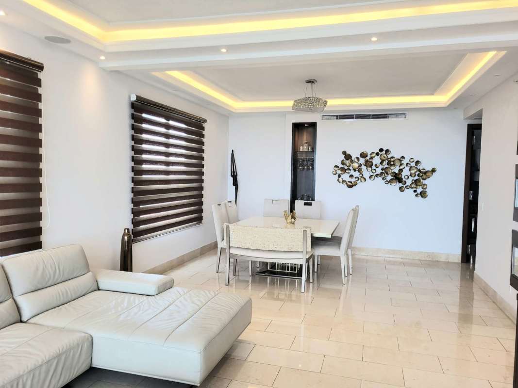 Fully equipped kitchen with granite countertops and appliances PH Green View Santa Maria Panama