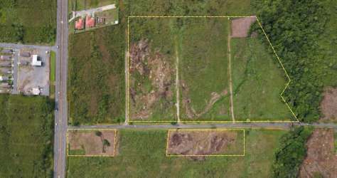 Roadside view corner plot commercial and residential zoning near Hacienda Los Molinos Boquete Chiriquí