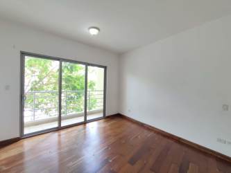 Granite countertop kitchen with wood cabinets PH Soleo Panama Pacifico