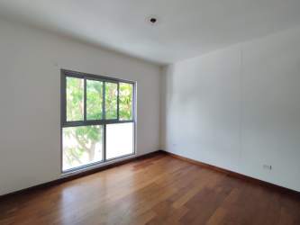 Spacious master bedroom with natural light built-in wardrobe PH Soleo Panama Pacifico