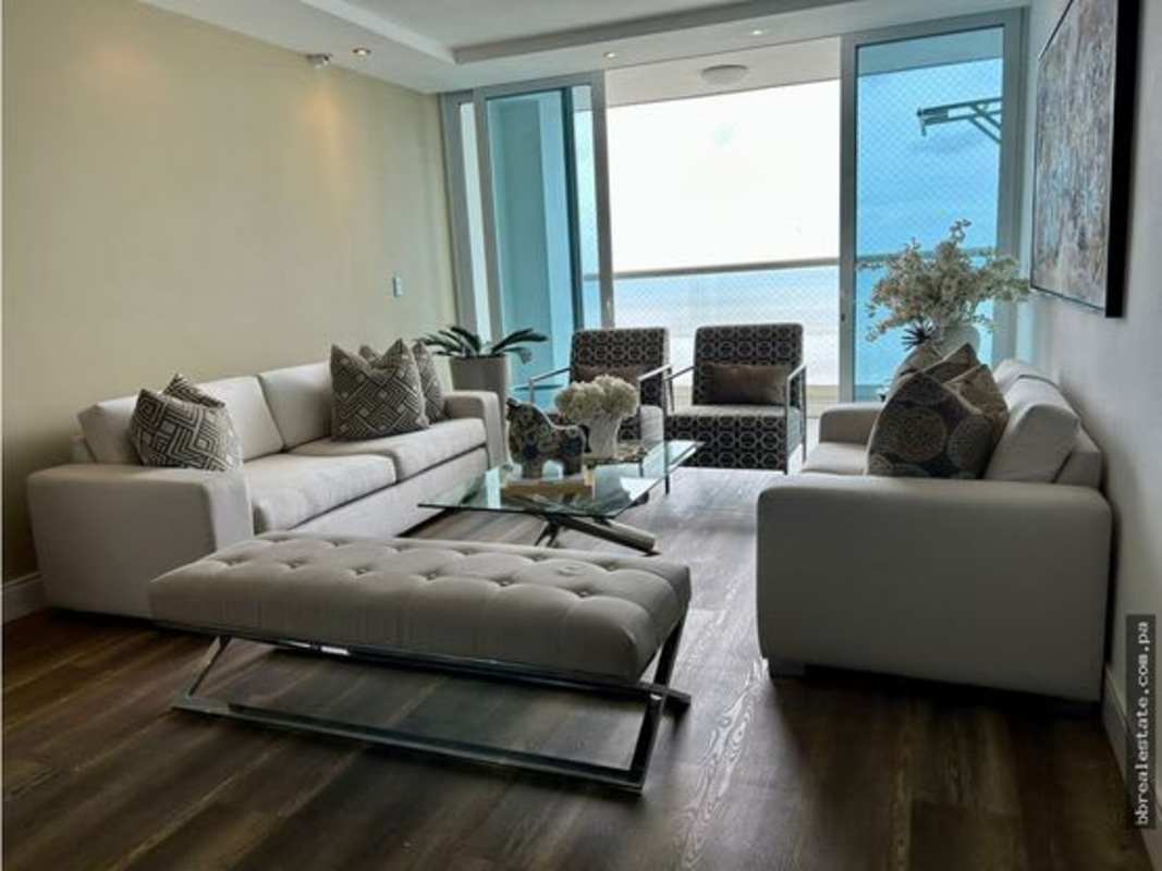 Modern kitchen with quartz counters, stainless steel appliances and ample natural light in PH Costa del Este Country Club Panama