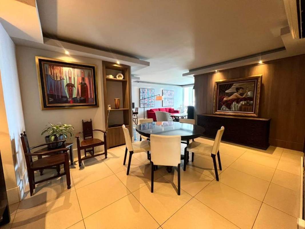 Round dining table artistic wall decor PH Titanium Tower Costa del Este Panama