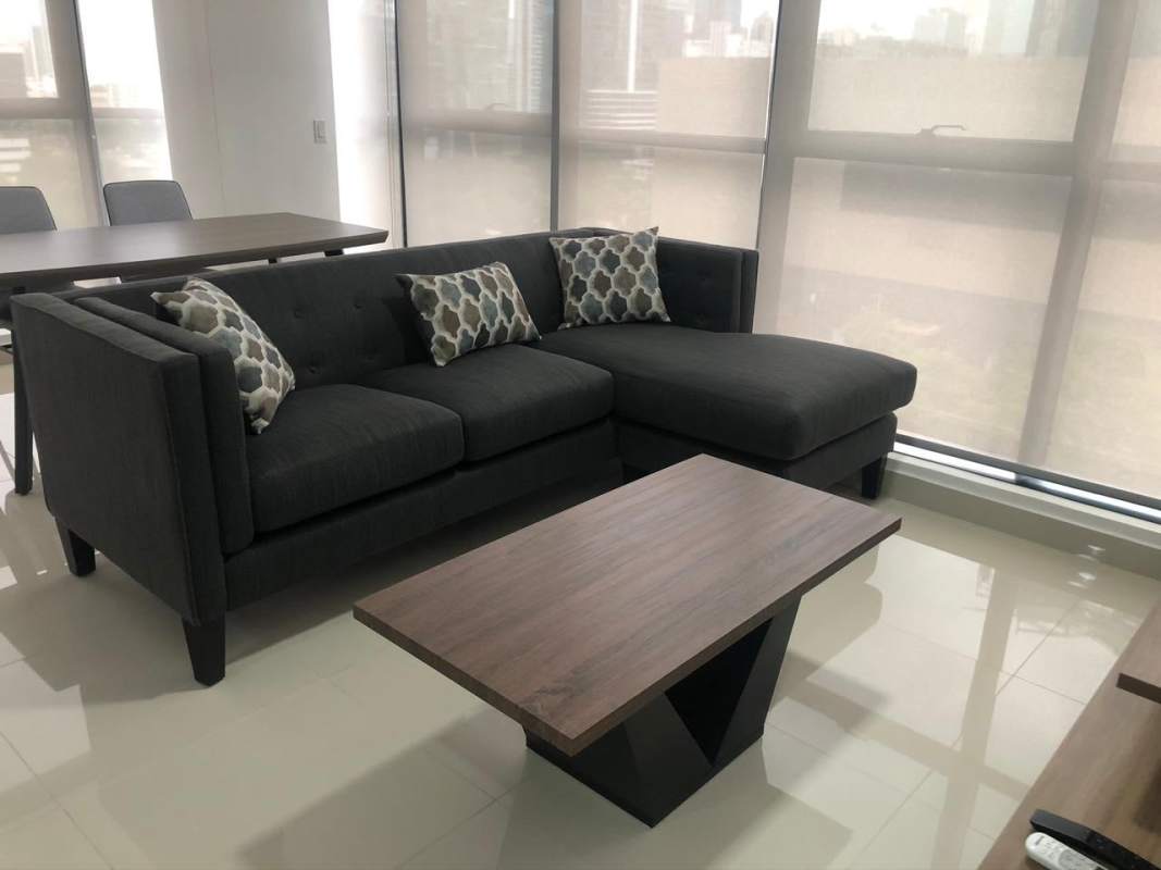 Luxurious rooftop swimming pool overlooking Panama skyline at PH Downtown Obarrio