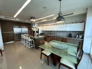 Apartment for Sale in Costa del Este - 5 bedrooms