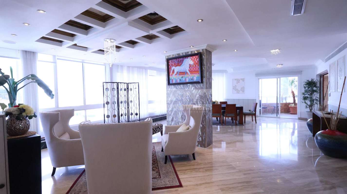 Luxury kitchen granite countertops island and integrated appliances PH Costa del Mar Marbella Panama