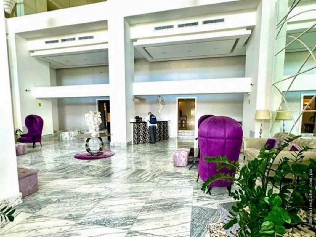 Infinity swimming pool overlooking the Pacific Ocean at PH Rivage Panama luxury real estate