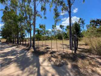 Partially wooded flat lot perfect for building near Santa Clara beach in Sea Cliff community Panama