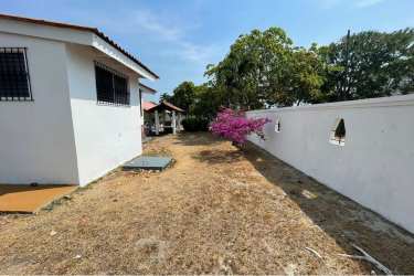Outdoor terrace covered with BBQ grill punta chame beach house