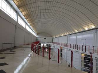 Retail unit with large glass front entrance Westland Mall Panama for sale