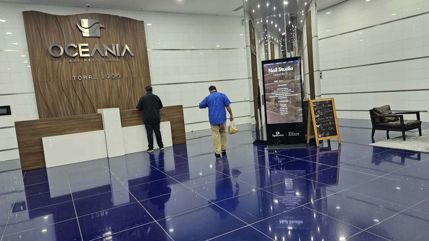 Reception area with premium finishes and modern design PH Oceania Business Plaza Panama City