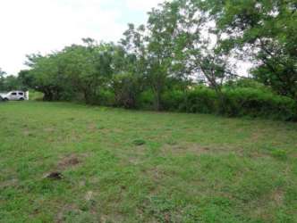 Open green lot near the beach in Nueva Gorgona Panama for sale