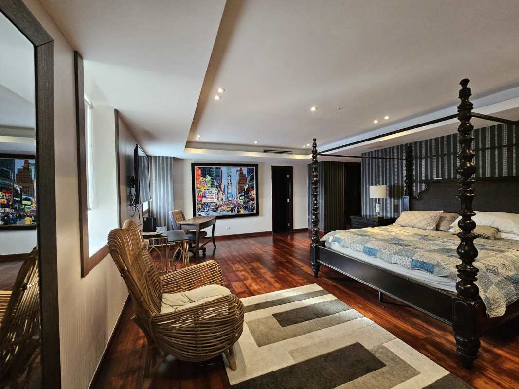 Contemporary master bath double vanity tub marble tile PH Rivage Tower Panama