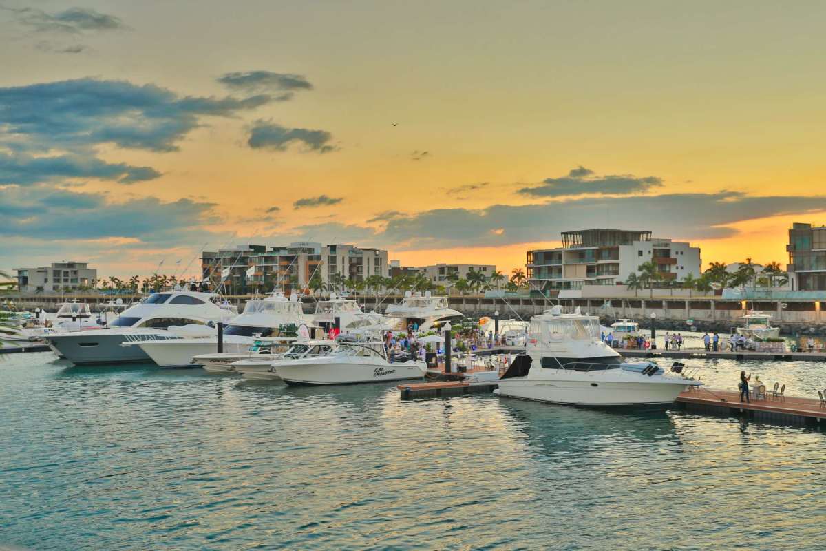 Luxury Oceanfront Condo 2BR Club Residences Ocean Reef