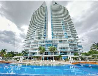 Fully equipped kitchen granite countertops stainless appliances Santa Clara Panama