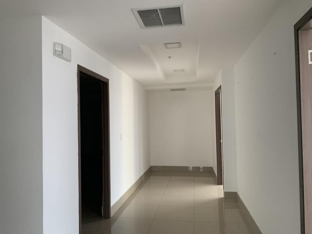 Ground floor commercial lobby at RBS Tower with modern reception and polished interiors Panama City