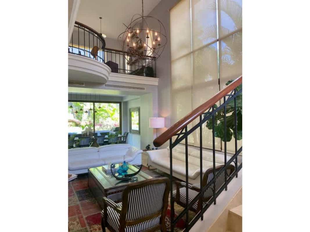 Dining area with garden views in luxurious residence Los Senderos Clayton Panama