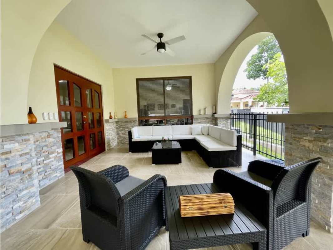 Spacious kitchen with granite, breakfast island and appliances in Senderos de Camino de Cruces Clayton Panama