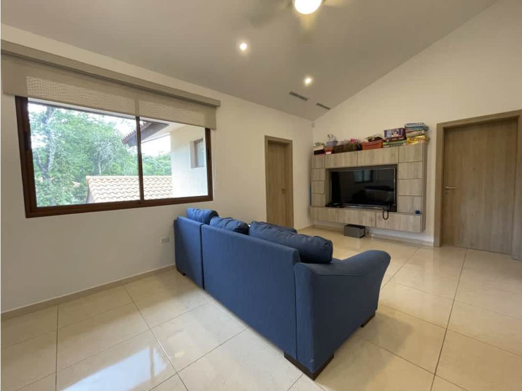 Spacious kitchen with granite surfaces, built-in oven, double fridge, quality finishes in PH Los Senderos Clayton Panama