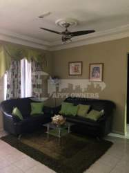 Private backyard with above-ground pool, jacuzzi, pergola terrace in Chitré Panama