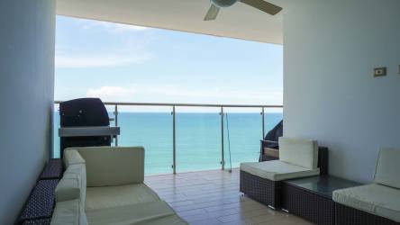 Oceanfront 2BR Condo with Mountain View Playa El Palmar