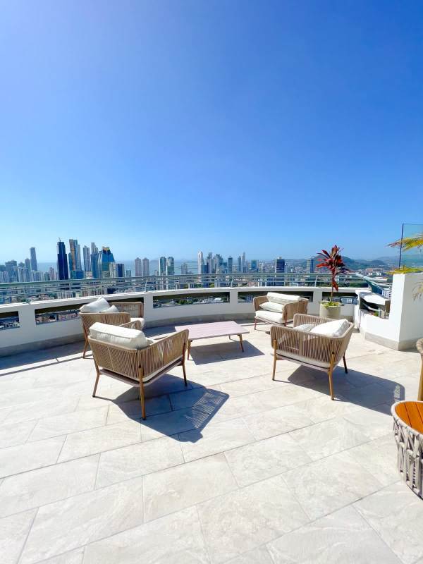 Minimalist bathroom with glass shower enclosure and vessel sink in Luxor 400
