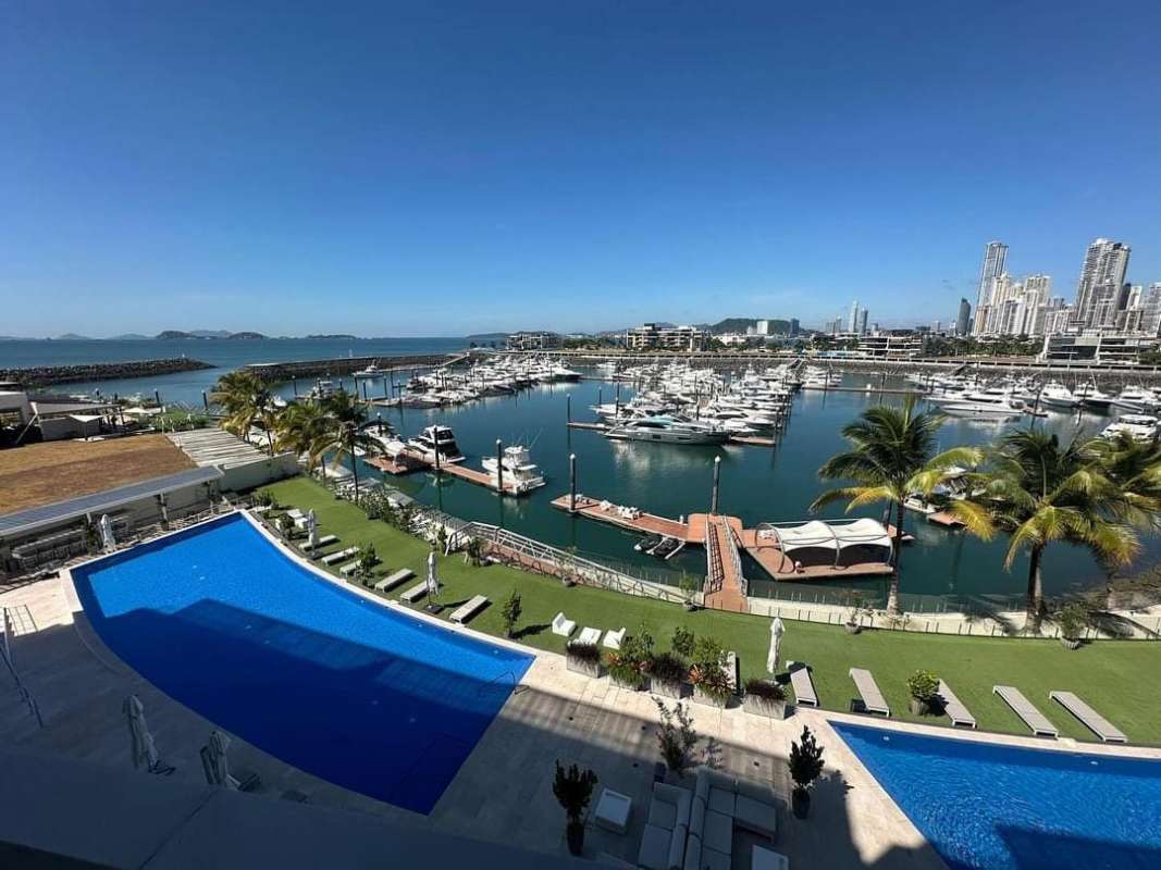 Luxury 3BR 5BA Oceanfront Condo with Marina View Ocean Reef