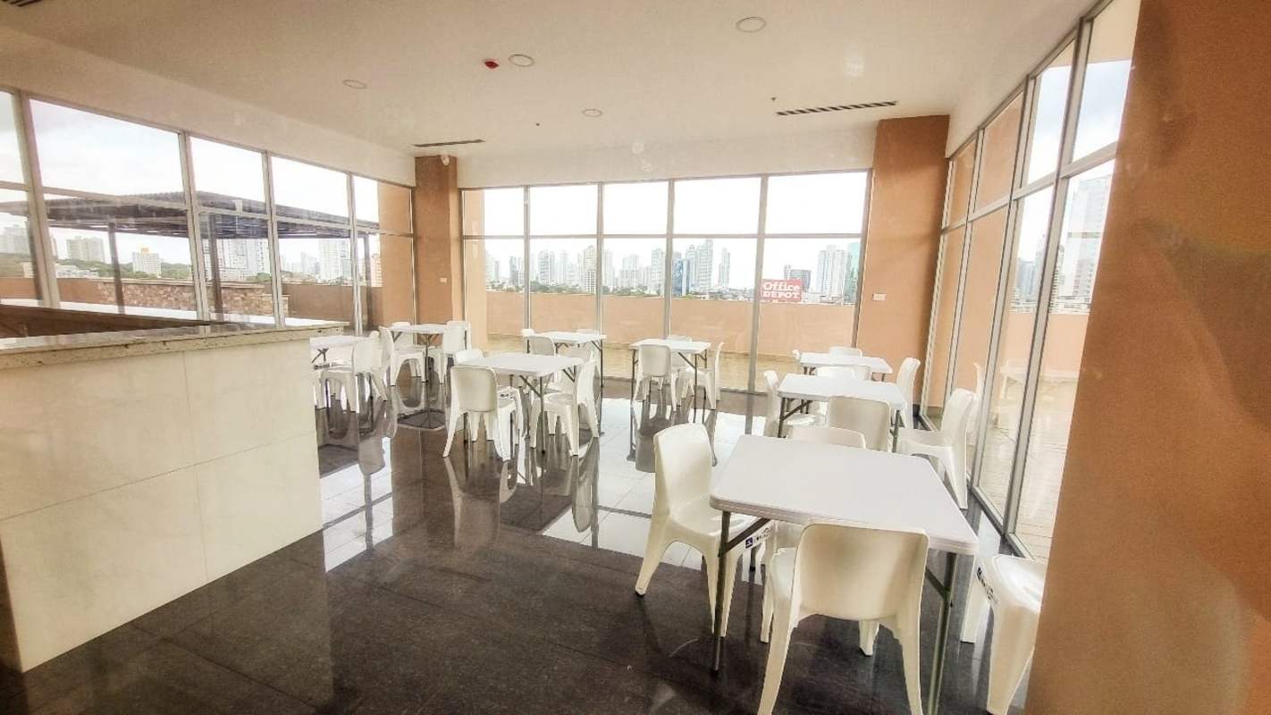 Contemporary lobby with reception PH Vía España Residences Panama rental apartment building