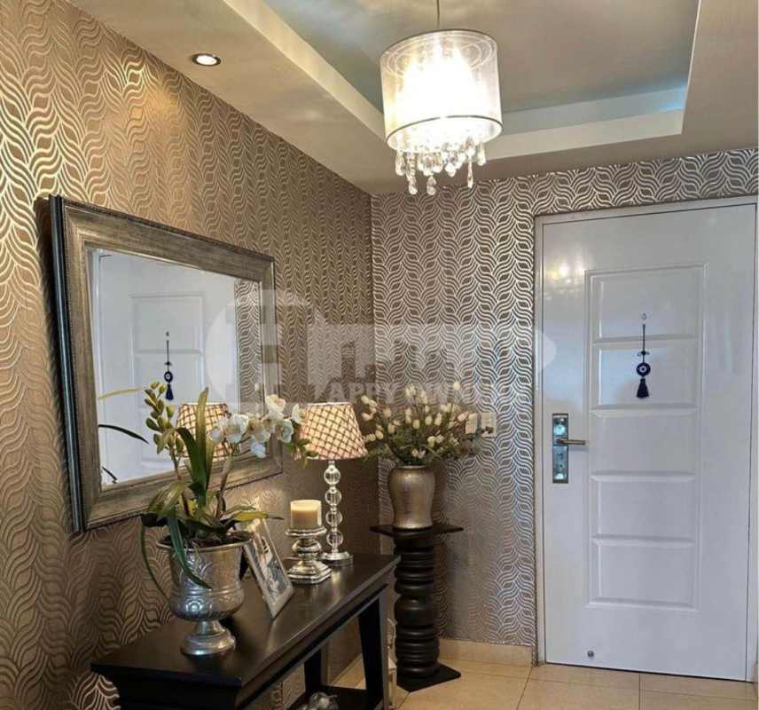 Contemporary foyer with chandelier and decorative finishes in PH Costa View Panama