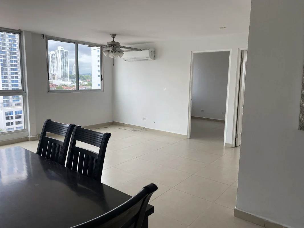 Compact kitchen with granite top, laundry appliances and cabinets PH Green Point San Francisco Panama