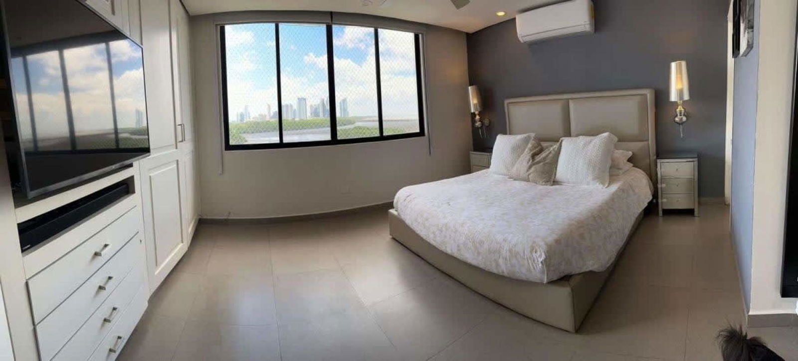 Open dining area with floor-to-ceiling windows, Pacific views at PH Cocomar Panama City